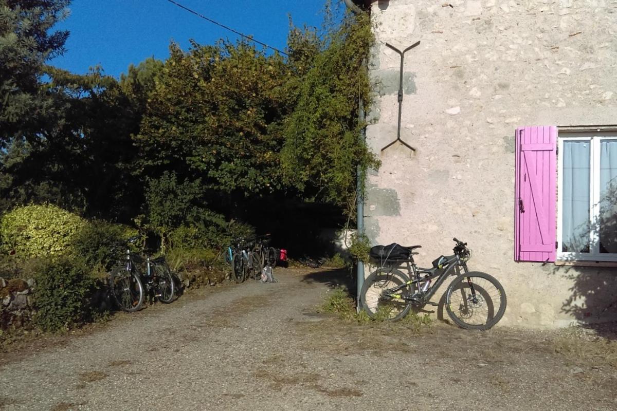 Les Glycines Villa Saint-Pierre-de-Buzet Exterior foto